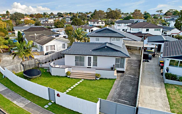 22 Fiesta Drive, Half Moon Bay, Manukau City