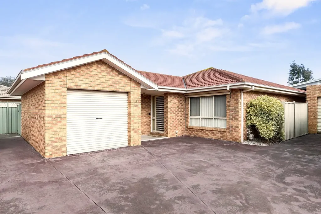 Sydenham 3房 空间、舒适与便利的完美融合 The Perfect Blend of Space, Comfort & Convenience