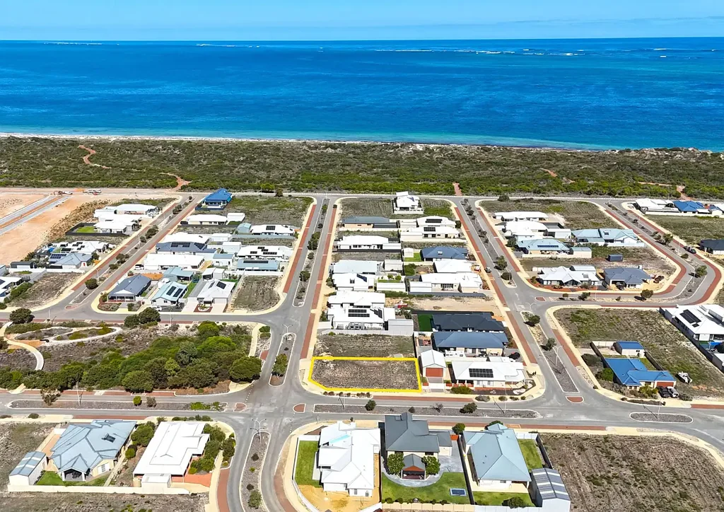 Jurien Bay  Corner Block Opposite Park - 700m to the Beach