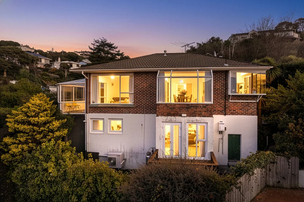 Saint Clair 5房  Coastal Living with Space for the Whole Family