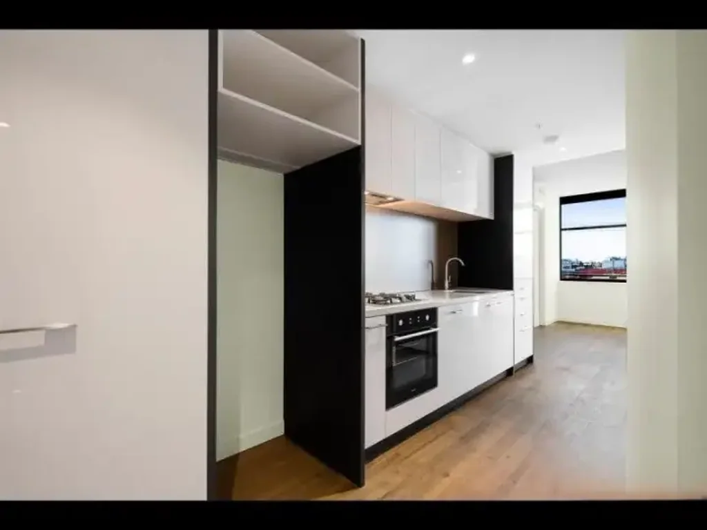 One Bedroom Modern Apartment with Car Space