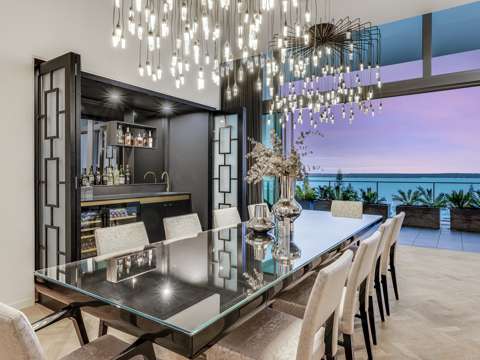Paradise Point 4 Bedroom Opulent Penthouse Living with Expansive Views - Your Ultimate Island Home