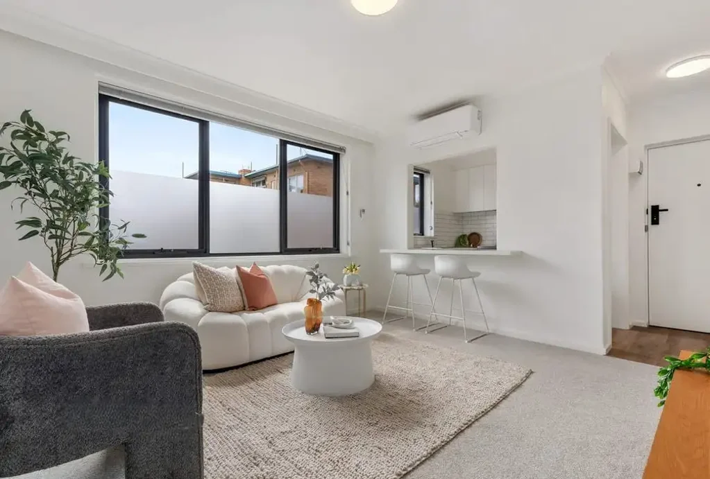 Chic Renovated Apartment in Lifestyle Locale - Water Included!