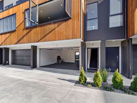 Hamilton Central 3房  Last Chance! This Gem Is Gone After the Weekend