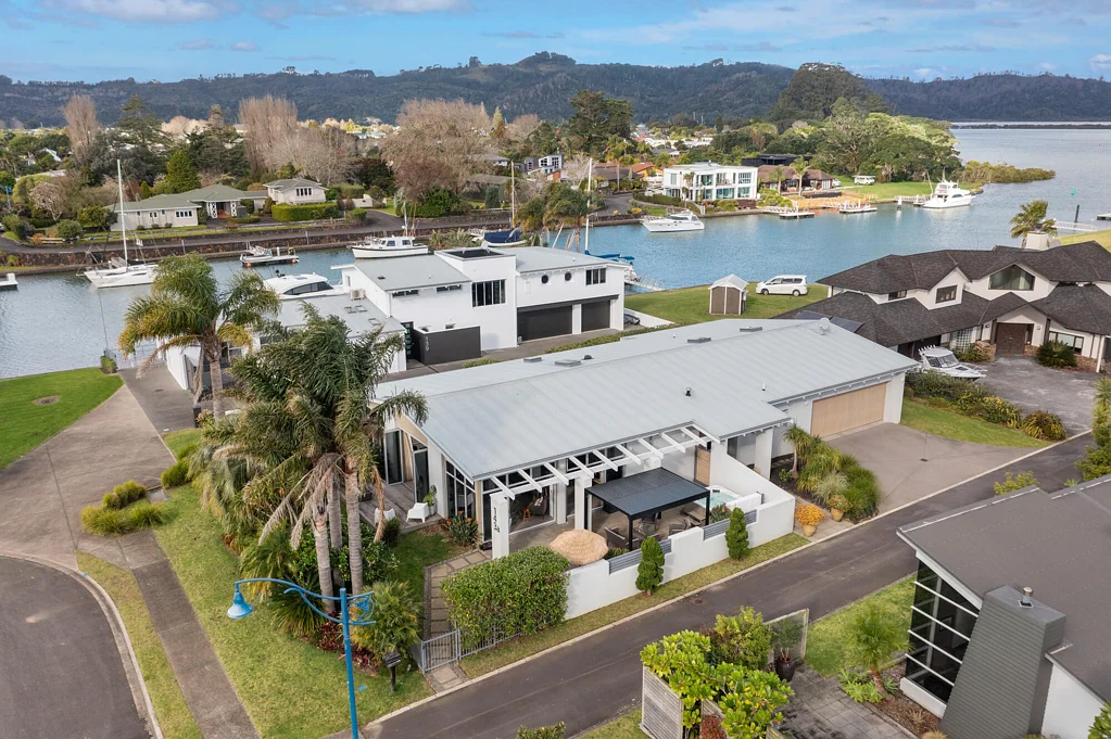 Whitianga 3Moenga Modern coastal living