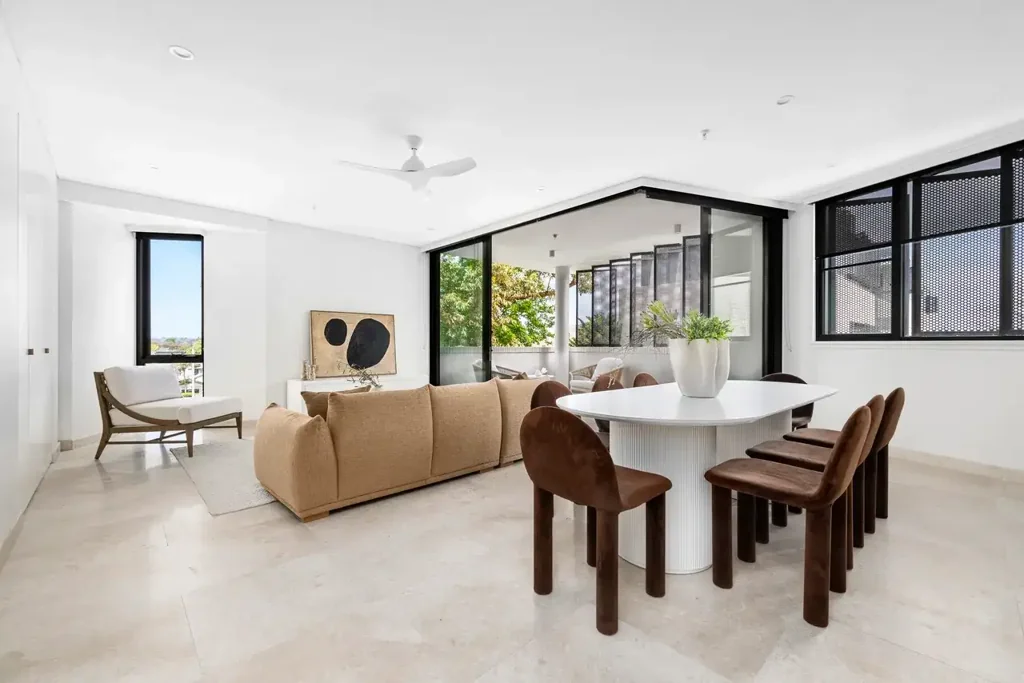 Luxury Rose Bay Living with Exceptional Indoor-Outdoor Appeal