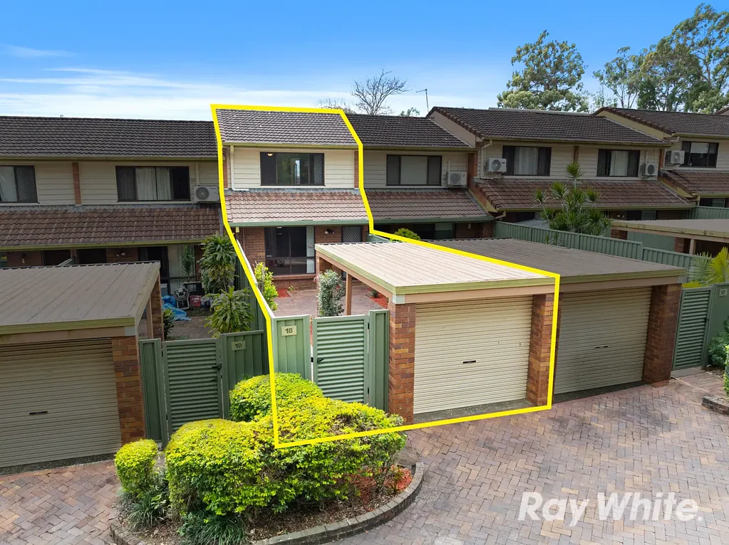 Springwood 2ਬੈੱਡਰੂਮ Unpack & Relax - Immaculate Springwood Townhouse with Resort-Style Living & Onsite Pool & Entertaining