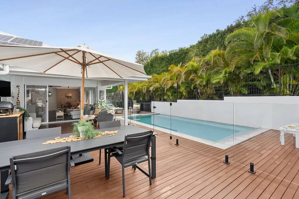 Aroona 4Zimmer Designed for relaxed family living and poolside entertaining