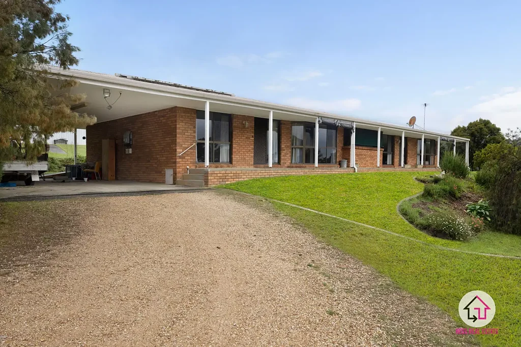 Kilmore 5બેડરૂમ LARGE FAMILY HOMESTEAD ON 7 ACRES WITH EXCELLENT VIEWS