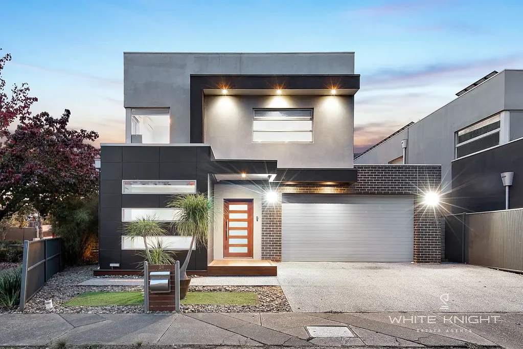 Caroline Springs 5ਬੈੱਡਰੂਮ White Knight Estate Agents presents &apos; PERFECT CUSTOM HOME &apos; in Caroline Springs