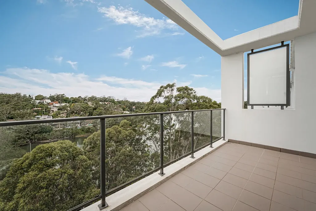 Lane Cove 2Moenga Stunning Top Floor Apartment with Breathtaking Waterviews