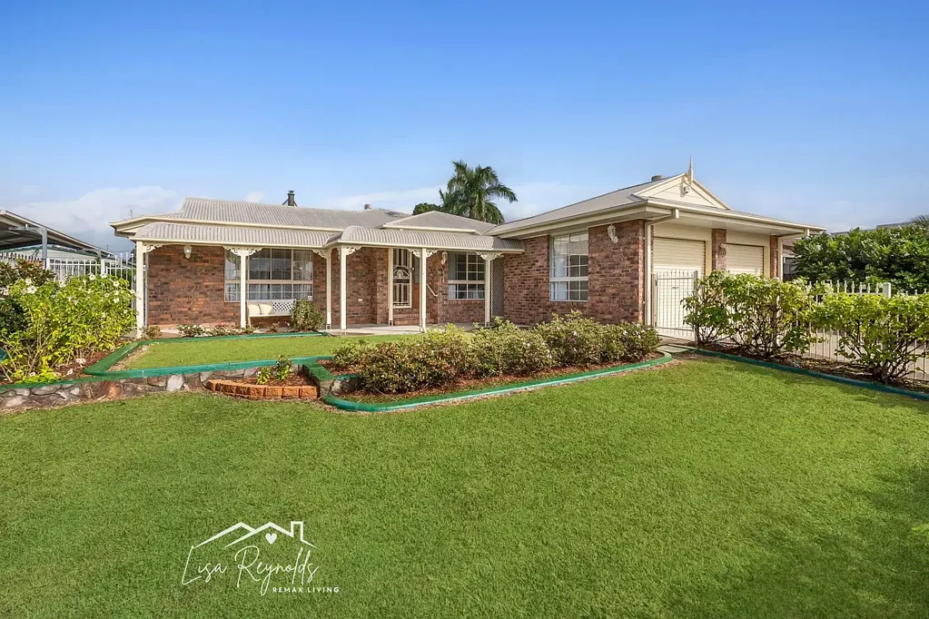 Burpengary 4ਬੈੱਡਰੂਮ Family Flexibility at Its Best - Pool, Shed & Separate Retreat/Potential 5th Bedroom