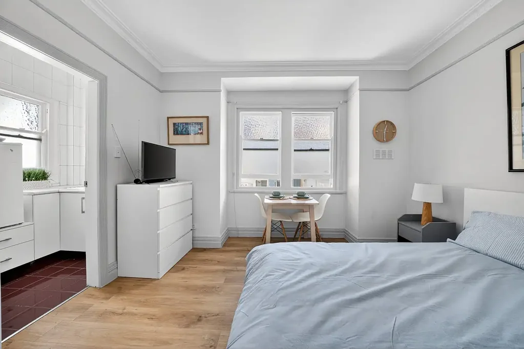 FULLY FURNISHED STUDIO WITH BILLS INCLUDED