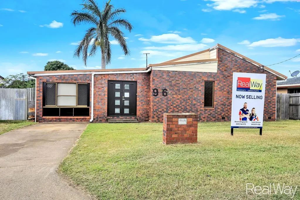Bundaberg North 4कमरा Finally, Some Affordability AND Potential!
