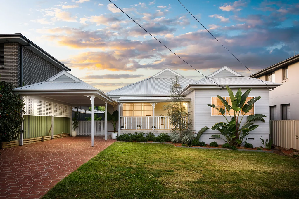 11 Orana Crescent, Peakhurst Heights, NSW 2210