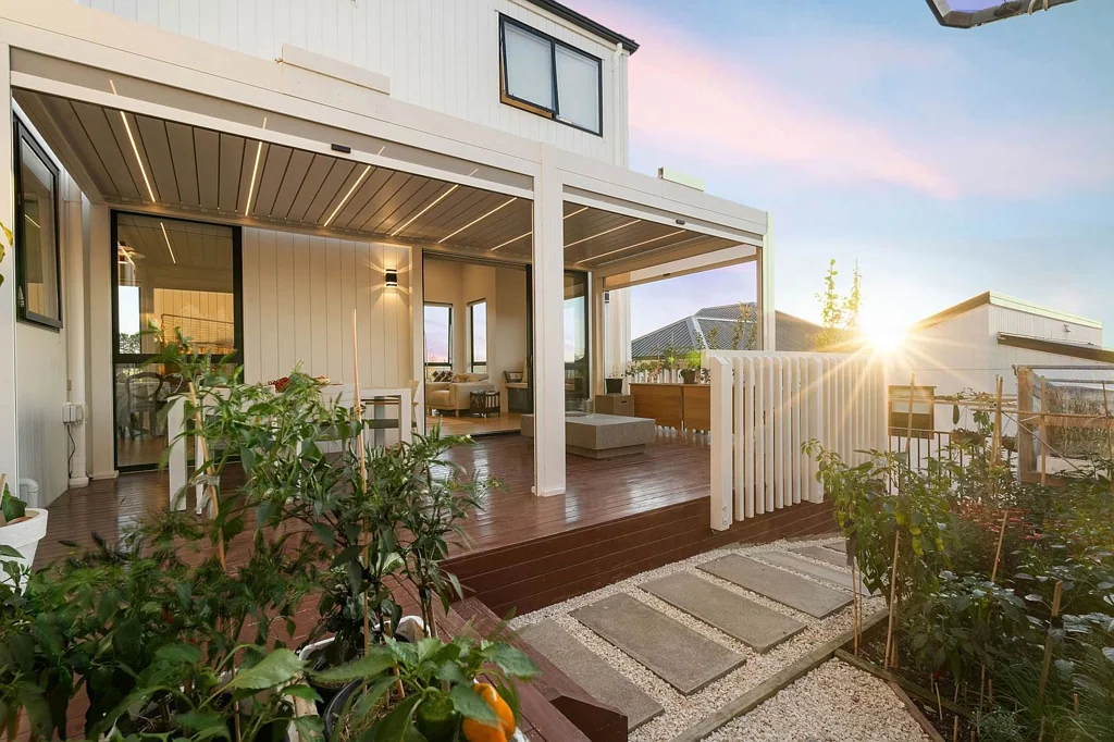 Silverdale 5房  Builder’s Masterpiece with Stunning Views!