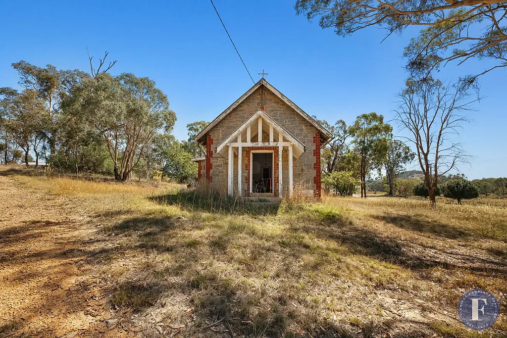 Rugby 1Zimmer Historic Country Church