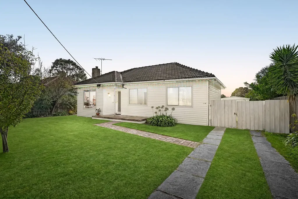 Springvale 3房  Make Your Dream a Reality - Rare Opportunity in the Heart of Springvale Central!