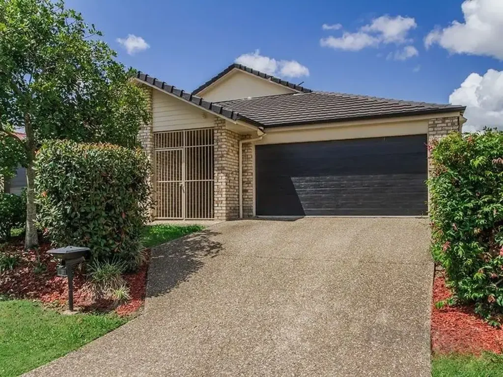 Spacious Duplex Living with a Huge Backyard!