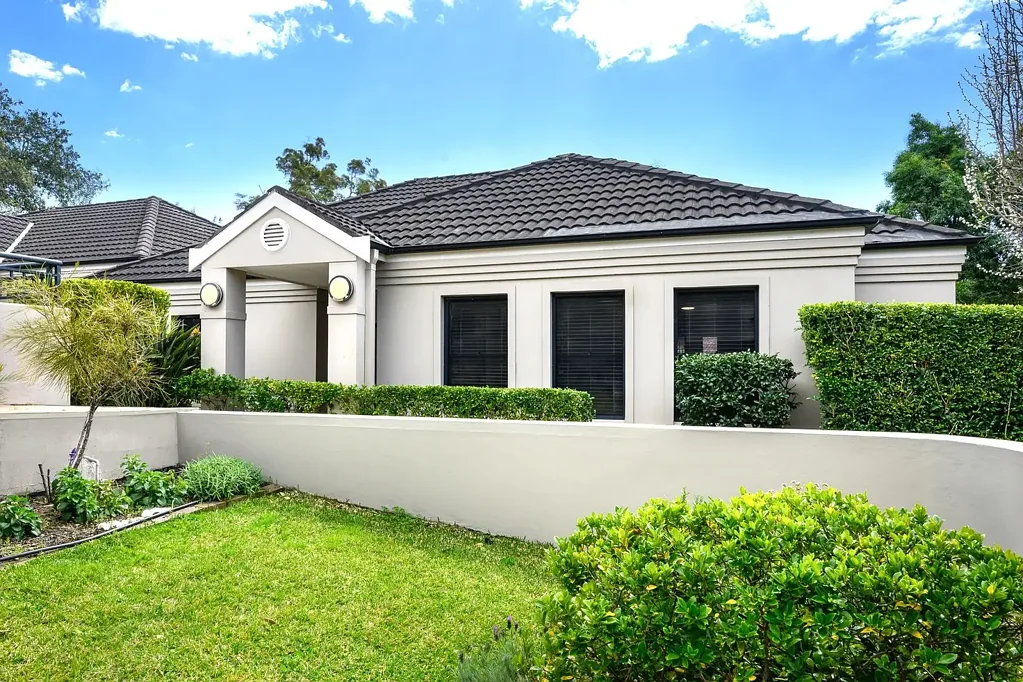 St Ives 3બેડરૂમ DESIRABLE SINGLE LEVEL VILLA IN CENTRAL LOCATION!!