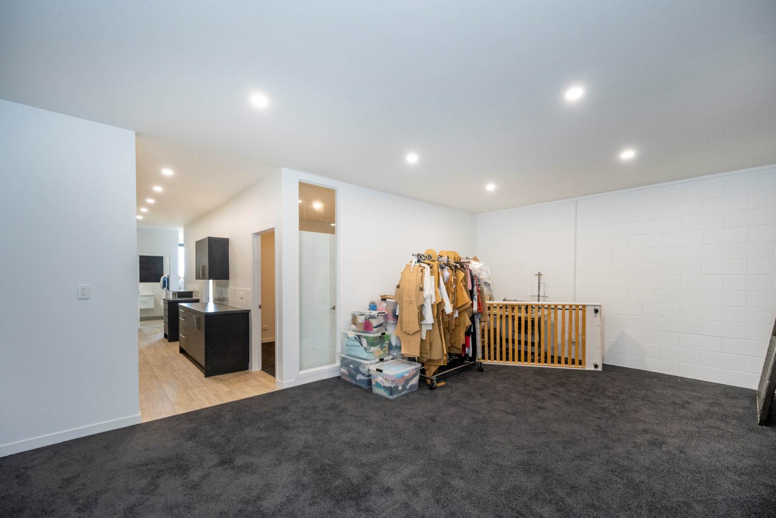 2/297 Royal Road, Massey, Auckland - Waitakere, 0 phòng ngủ, 1 phòng tắm