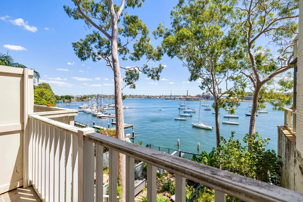 Birchgrove 3બેડરૂમ Waterfront home with DA approvals for contemporary build