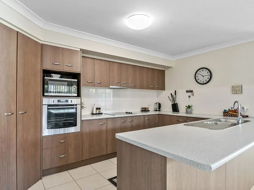 Alstonville 4房  Spacious Family Entertainer with Shed, Solar & Side Access