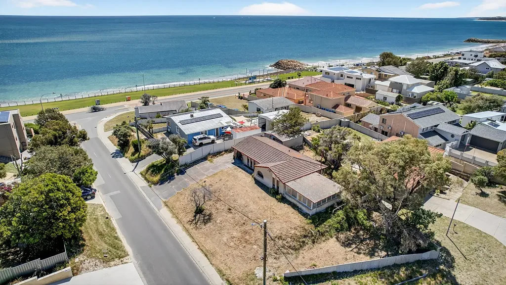 5 Hall Road, Quinns Rocks, WA 6030