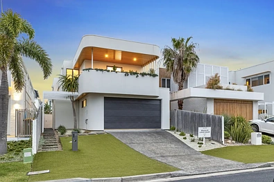 Kingscliff 4房  Modern Beachside Living with Pool and Family Appeal