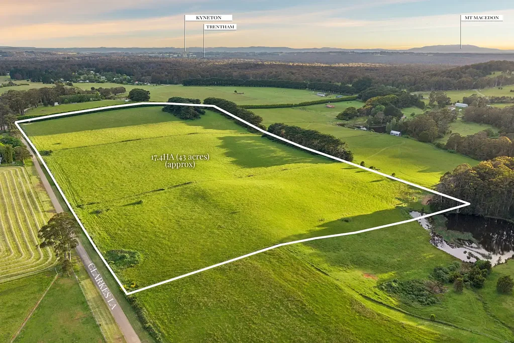 Newbury A Rare 17.4ha Holding in Highly Sought-After Newbury