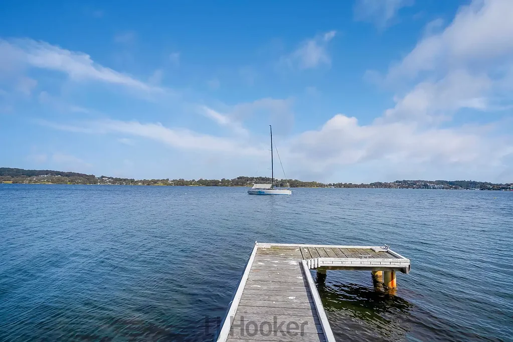 Fishing Point 4Zimmer ABSOLUTE WATERFRONT - OWNER SAYS SELL