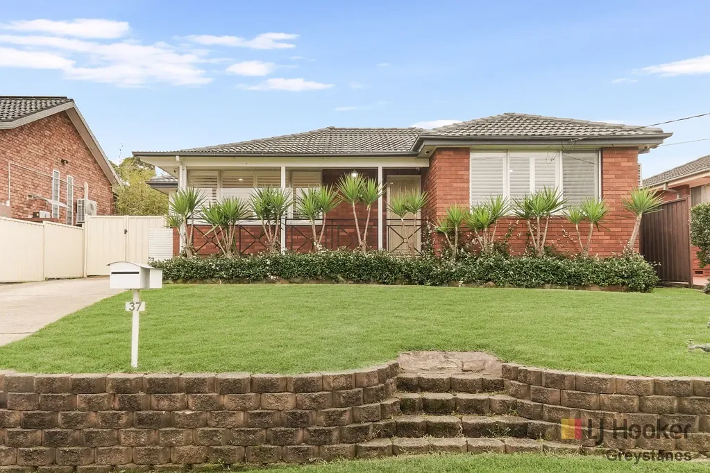 Greystanes 3कमरा $1,500,000 - $1,550,000 - DREAM FIRST HOME WITH DUPLEX POTENTIAL!!!