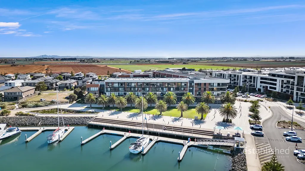 Werribee South 3Habitaciones Soak Up Seaside Sophistication – A Marina front Luxury Apartment retreat