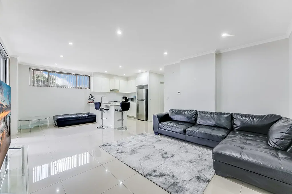 Liverpool 2ਬੈੱਡਰੂਮ Modern 2-Bedroom Apartment in Prime Liverpool Location!