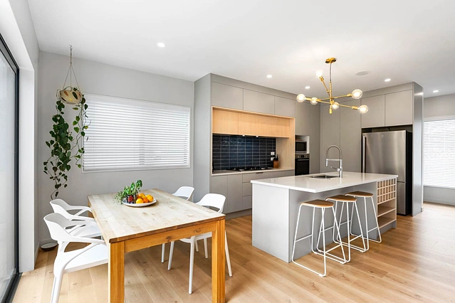 261B Glenfield Road, Hillcrest, North Shore City