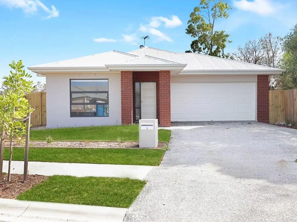 Modern Four-Bedroom Family Home in Highly Sought-After Estate