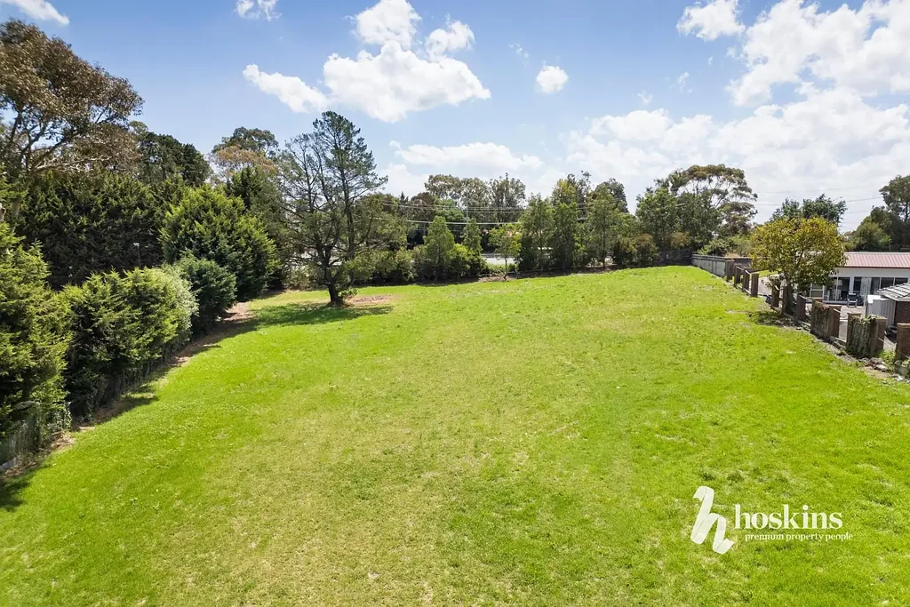 Donvale 珍稀巨无霸地块 4025㎡ 29.5米宽 地势平坦 优选Berrima Estate Potential for a Modern Masterpiece on 4025sqm (approx.)