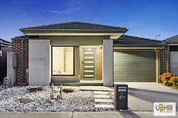 144 Lineham Drive, Cranbourne East