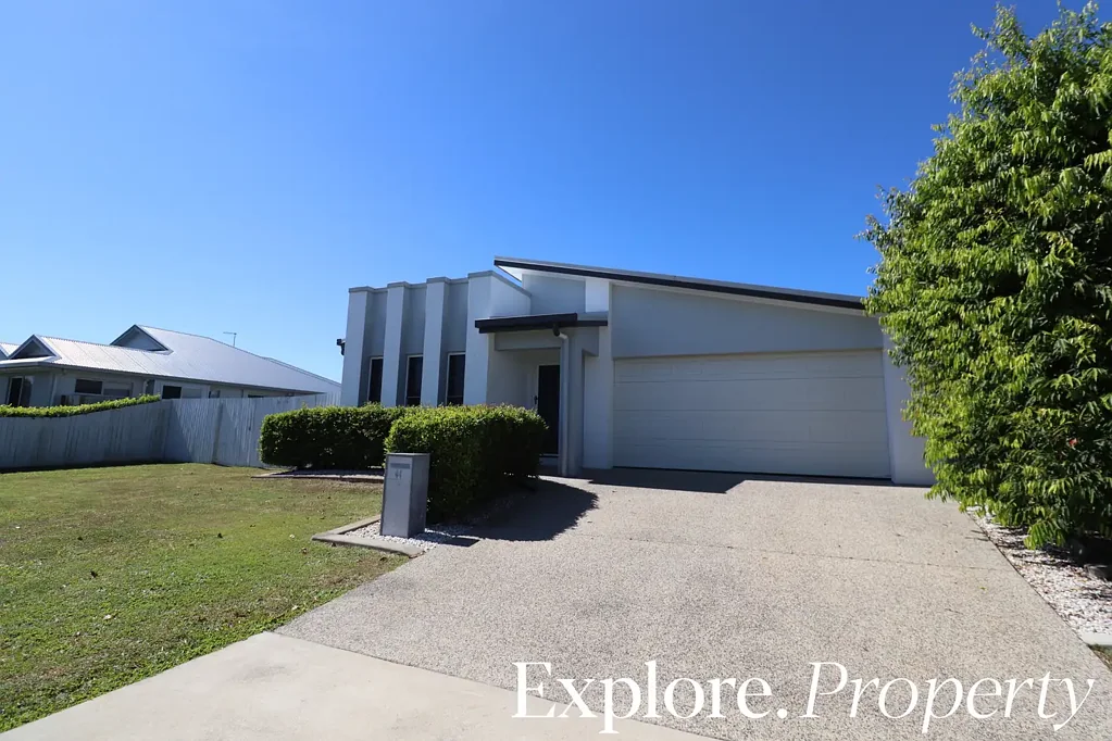 Well appointed home in Ooralea Waters
