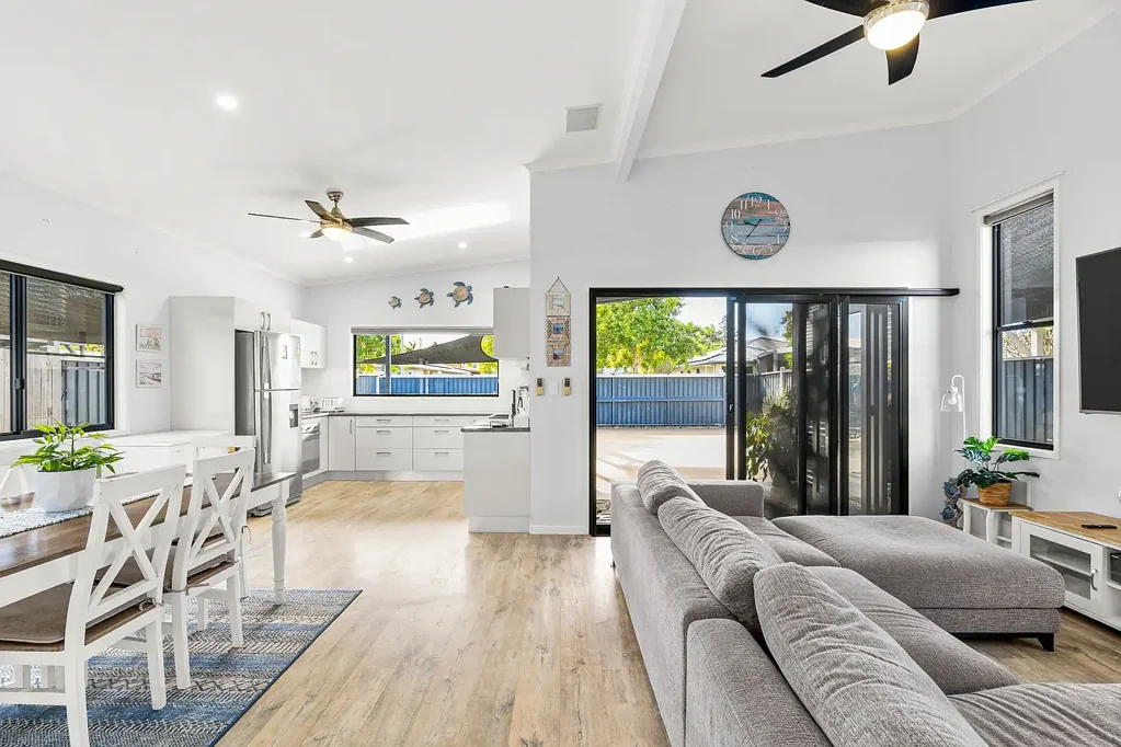 9 Jennifer Court, Bucasia, QLD 4750