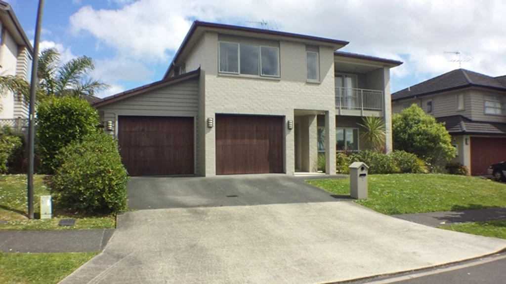 STONEFIELDS - 4 Bedroom Home
