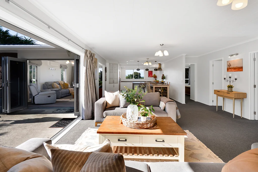 1 Cabot Place, Frankleigh Park, New Plymouth, Taranaki