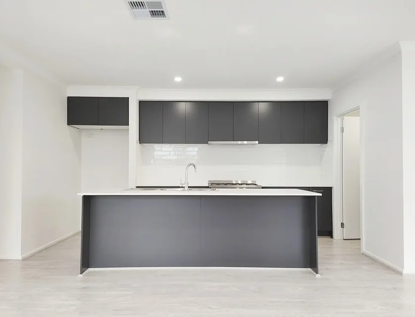 4 Thrive Crescent, Diggers Rest, North West Melbourne, 4 Bedrooms, 2 Bathrooms, House