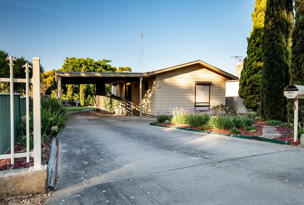 Naracoorte 2Kwarto Immaculately Presented, One Owner - 930m2