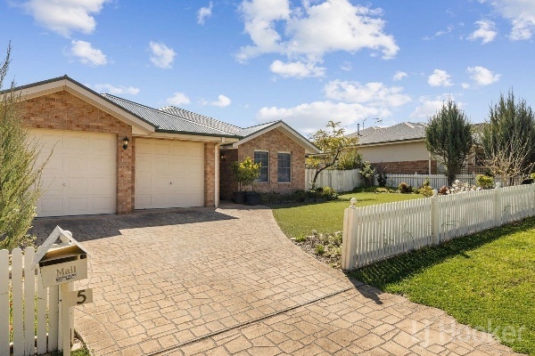 5 TENNYSON DR, QUEANBEYAN EAST NSW 2620, 0 Bedrooms, 0 Bathrooms, House