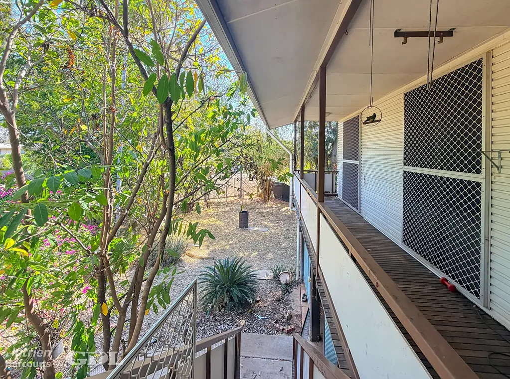 Katherine 3침실 Solid Investment or Future Home | Large 1,057sqm Allotment