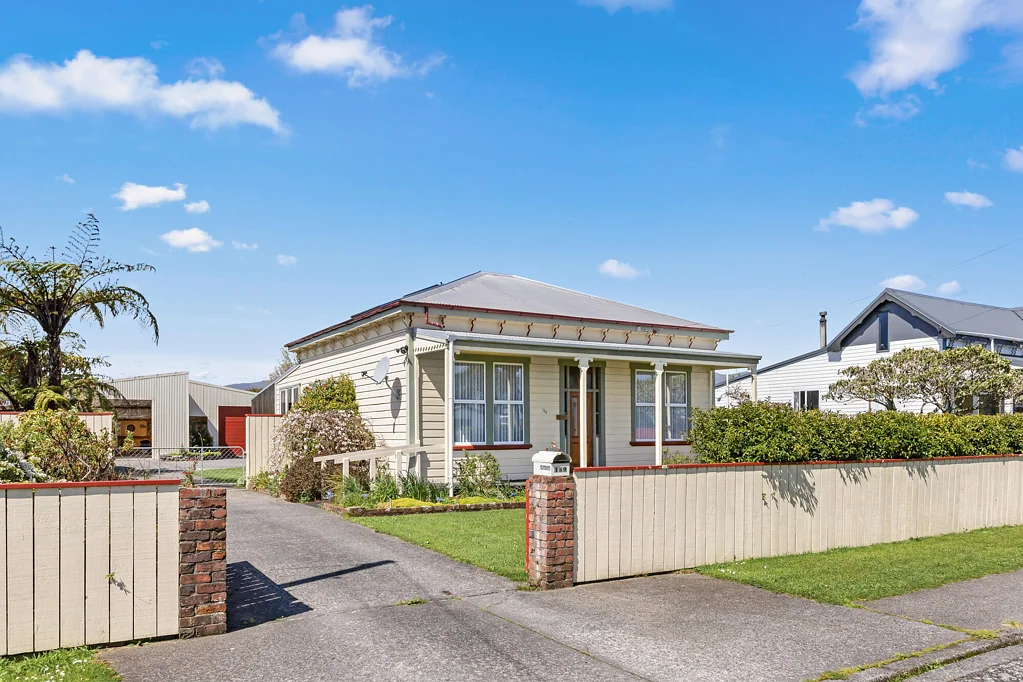Westport 3غرفة نوم Charming Family Home with Spacious Garaging