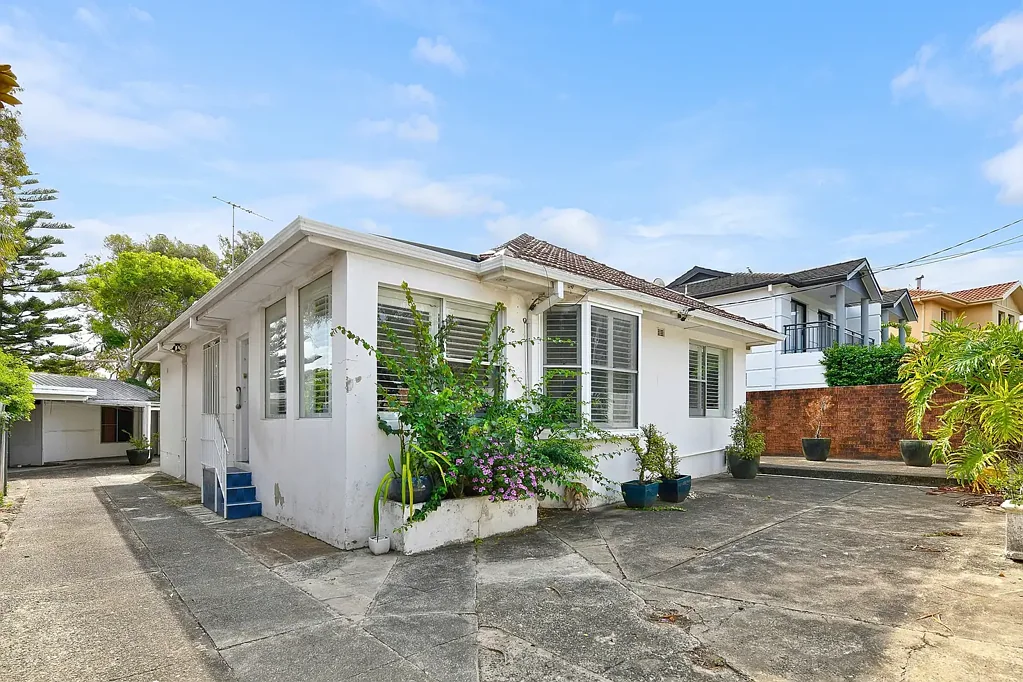 Maroubra 2 Bedroom Original Free-Standing Home with Limitless Potential