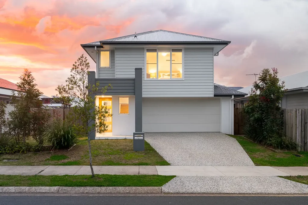 Burpengary East 4chambre Contemporary Style, Effortless Living & Exceptional Location