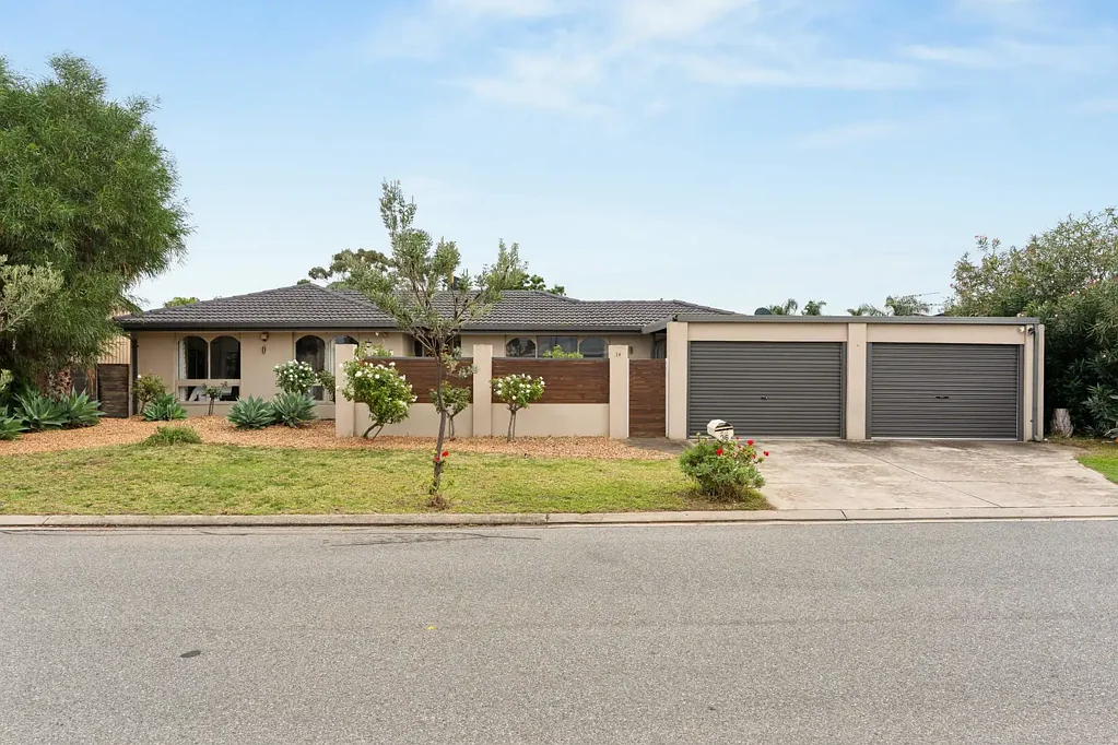 West Lakes Shore 3 Bedroom Where the lake life begins